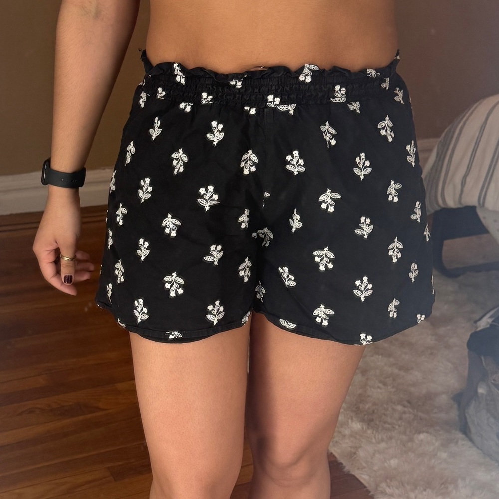 Floral Shorts, size M